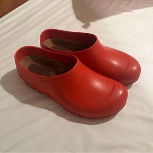 Nora/Reliquary Garden Clogs in Hunter Red - 41 - Rubber clogs with cork sole
